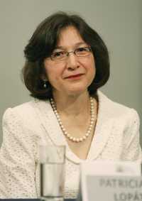 Patricia Rosas Lopátegui durante la presentación de su libro sobre la escritora Elena Garro