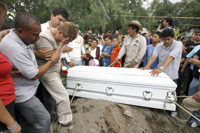 Exequias de v&iacute;ctimas en la discoteca