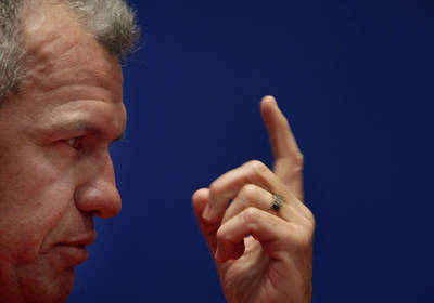 Un t&eacute;cnico "afortunado de tener trabajo"