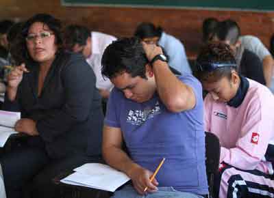 Concursaron 76 mil maestros; s&oacute;lo hay 8 mil vacantes