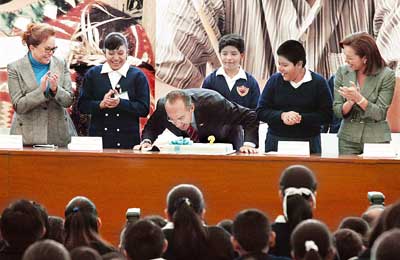 Calder&oacute;n: "alentadores" resultados en la prueba Enlace