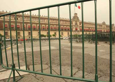 Cercan la plancha del Z&oacute;calo