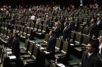 Minuto de silencio en San Lázaro en memoria de las víctimas del atentado en Morelia