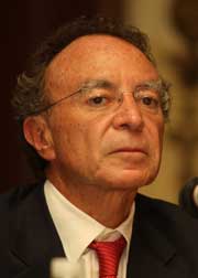 El dinero de ahorradores est&aacute; seguro, afirma Ortiz