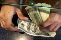 Durante el fin de semana Hacienda y la CNBV requirieron información a todos los bancos del país para determinar el monto total de las operaciones con derivados realizadas por las empresas mexicanas  Reuters