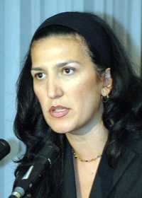 Kenia López conoció físicamente   la yerba hace tres años