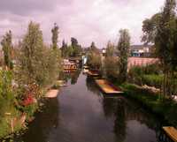 Xaltocan, en la delegación Xochimilco. Los vecinos tienen que cruzar los canales para llegar a sus viviendas