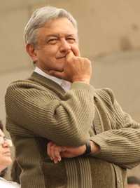 El ex candidato presidencial, durante la asamblea informativa en el Monumento a la Revolución