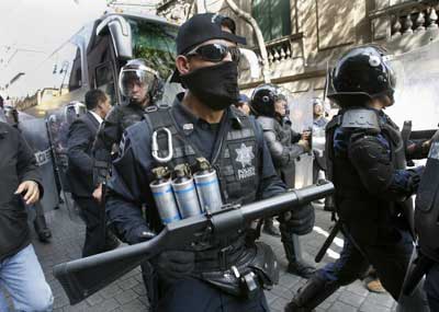 Senadores, bajo resguardo de Genaro Garc&iacute;a Luna