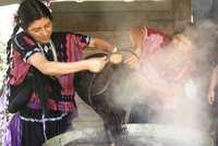 Desde la semana pasada indígenas tzotziles se preparaban para recibir a los miles de bases de apoyo del EZLN