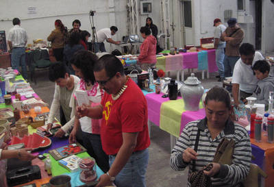 Exitoso bazar en apoyo al “gobierno leg&iacute;timo”