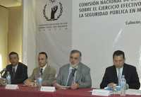 José Luis Soberanes y parte de su equipo presentaron el segundo informe sobre seguridad