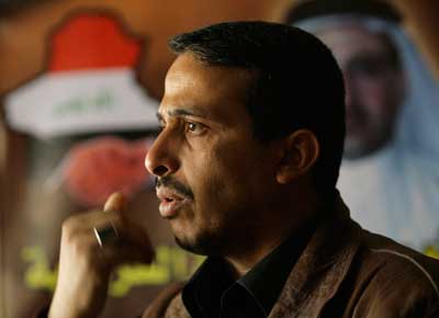 Volver&iacute;a a lanzar zapatos a Bush: Muntazer Zaidi