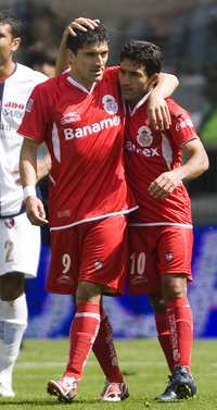 Héctor Mancilla y Antonio Naelson anotaron ayer en el estadio Nemesio Diez